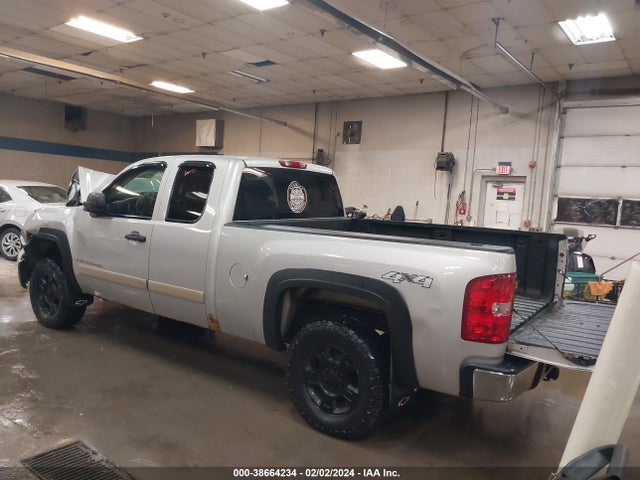 2008 CHEVROLET SILVERADO 1500 LT1 VIN: 2GCEK190081324445