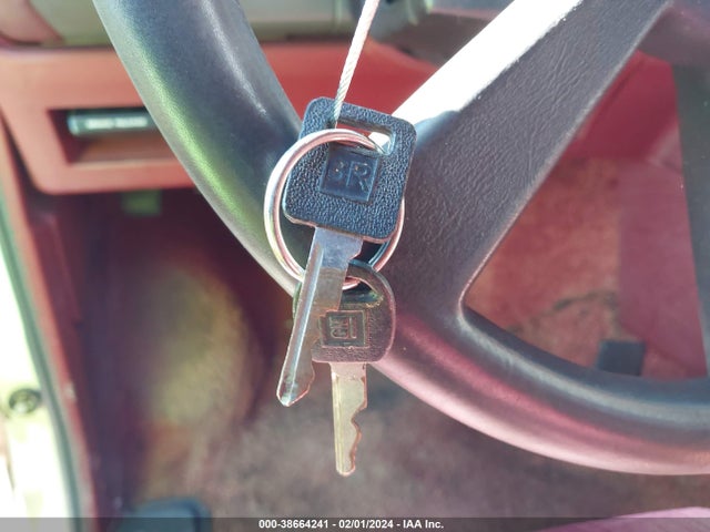 1992 CHEVROLET ASTRO VIN: 1GBDM19Z1NB222978