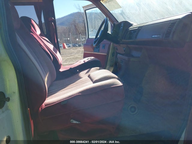 1992 CHEVROLET ASTRO VIN: 1GBDM19Z1NB222978
