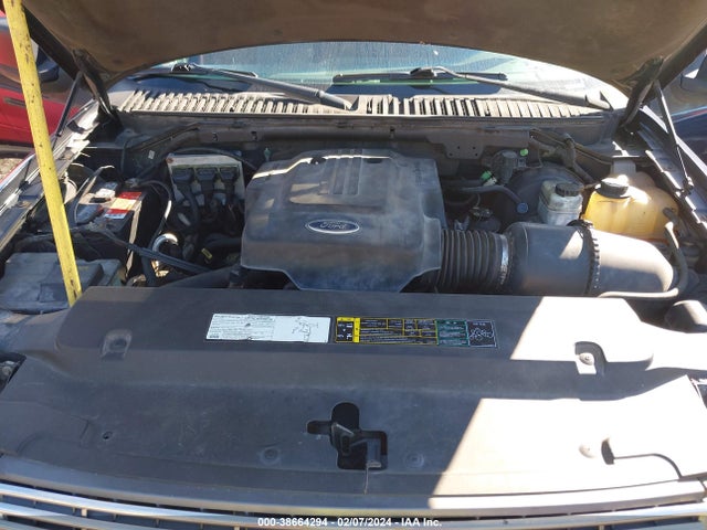 2004 FORD EXPEDITION XLT VIN: 1FMRU15W24LB33664