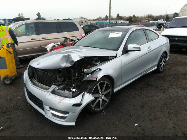 Mercedes-Benz C 250 2015 WDDGJ4HB5FG366244 Image 2