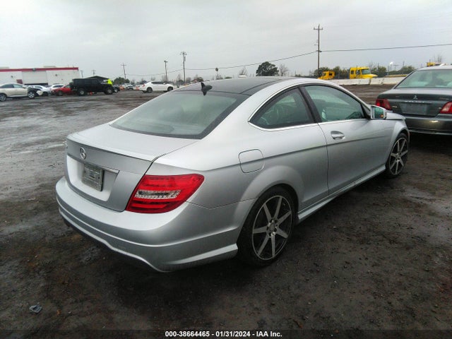Mercedes-Benz C 250 2015 WDDGJ4HB5FG366244 Image 4