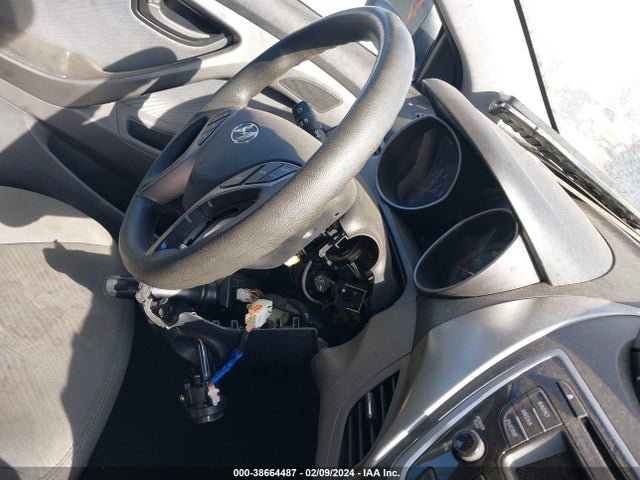 2013 HYUNDAI ELANTRA GLS VIN: 5NPDH4AE6DH283119