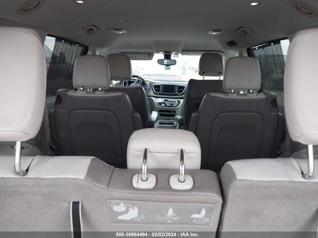 2018 CHRYSLER PACIFICA TOURING L VIN: 2C4RC1BG1JR142136