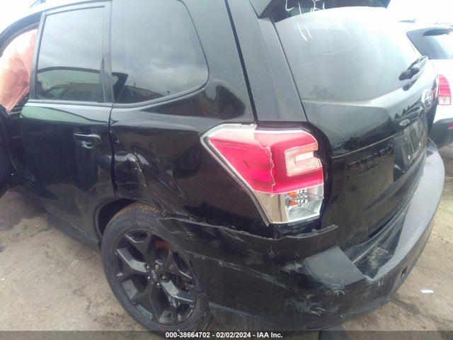 Subaru Forester 2.5i Premium 2018 JF2SJAGC0JH576316 Image 17