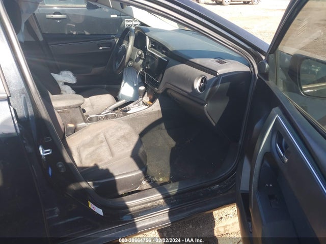 Toyota COROLLA LE 2018 5YFBURHE9JP852324 Image 5