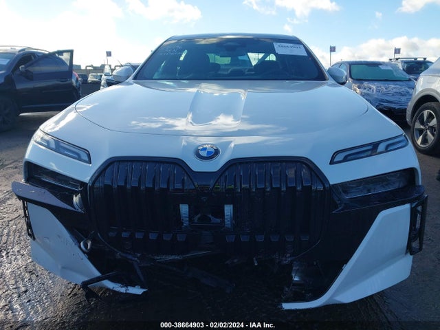 BMW 760i Xdrive 2023 WBA33EJ00PCM11386 Image 12