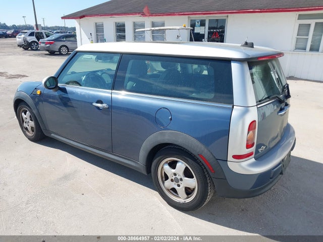 2010 MINI COOPER CLUBMAN WMWML3C50ATX37178 Photo 2