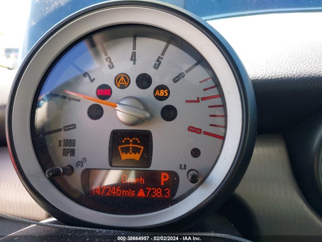 2010 MINI COOPER CLUBMAN WMWML3C50ATX37178 Photo 6