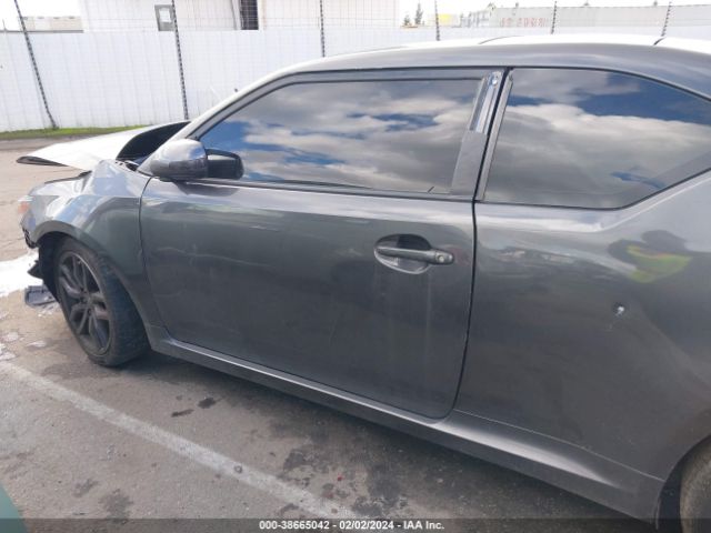 JTKJF5C71FJ011710 Scion TC