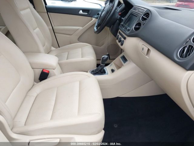 2017 VOLKSWAGEN TIGUAN WVGBV7AX9HK019253 Photo 4