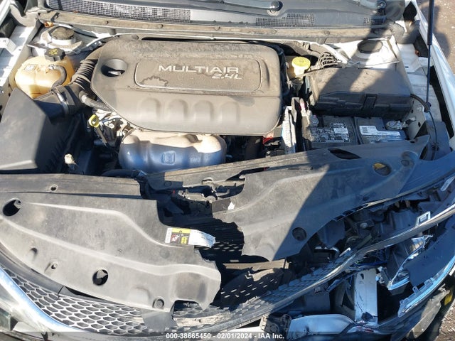 Chrysler 200 C 2015 1C3CCCCB7FN680269 Image 10
