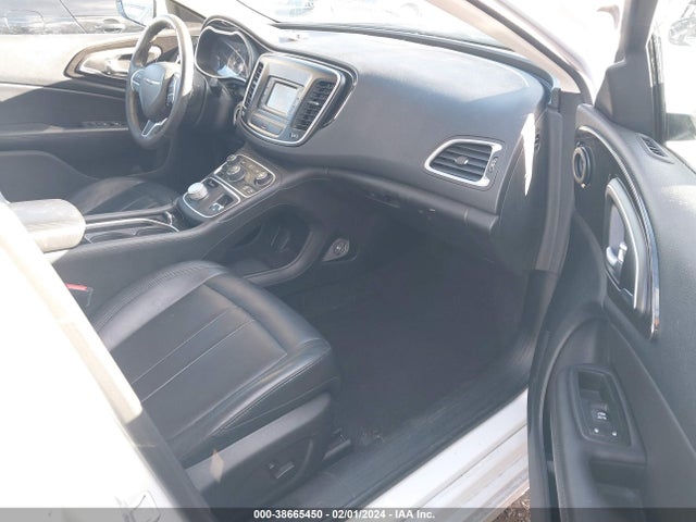 Chrysler 200 C 2015 1C3CCCCB7FN680269 Image 5