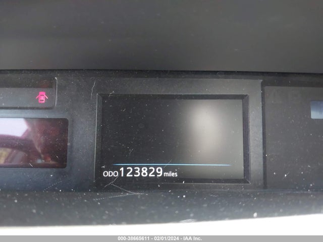 Toyota Prius V Four 2015 JTDZN3EU2FJ027712 Image 7