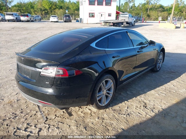 5YJSA1H1XEFP30483 Tesla Model S P85
