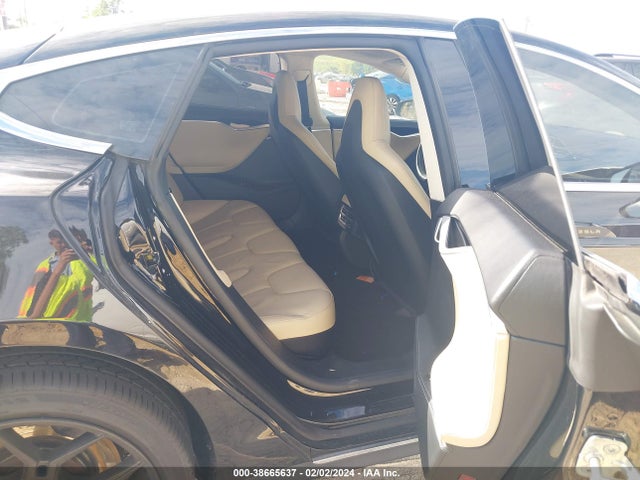 5YJSA1H1XEFP30483 Tesla Model S P85