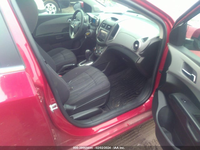 Chevrolet Sonic Lt Auto 2016 1G1JC6SH7G4121833 Image 5
