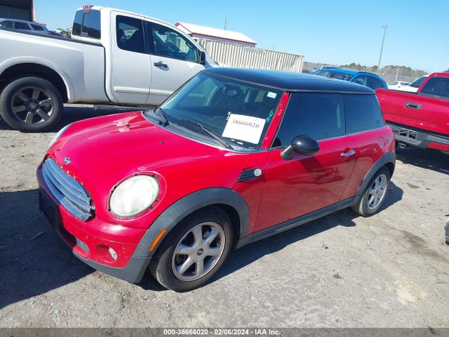 2010 MINI COOPER WMWMF3C53ATZ62086 Photo 1