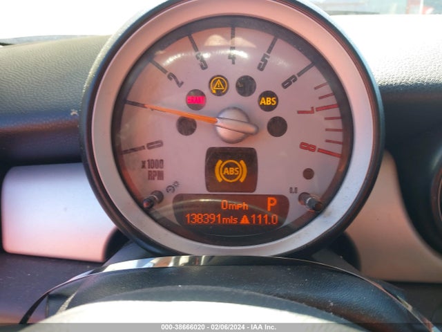 2010 MINI COOPER WMWMF3C53ATZ62086 Photo 6