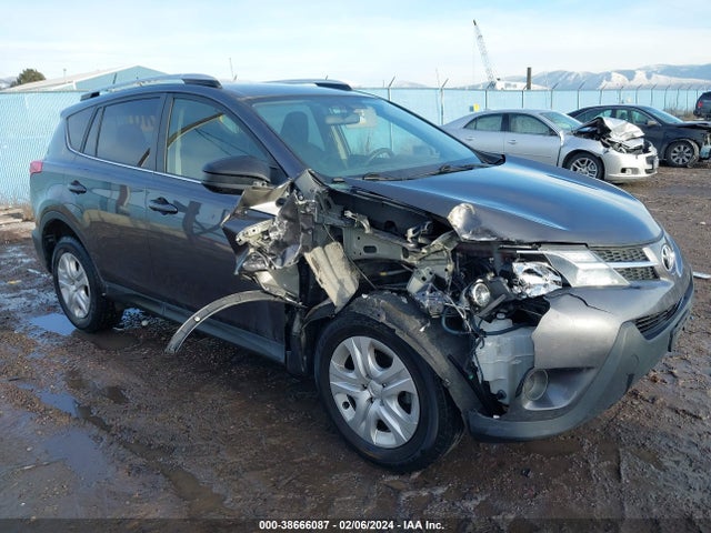 Toyota RAV4 LE 2015 JTMBFREV2FJ042978 Image 1