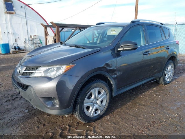 Toyota RAV4 LE 2015 JTMBFREV2FJ042978 Image 2