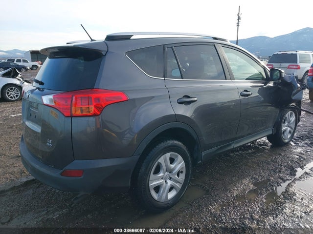 Toyota RAV4 LE 2015 JTMBFREV2FJ042978 Image 4