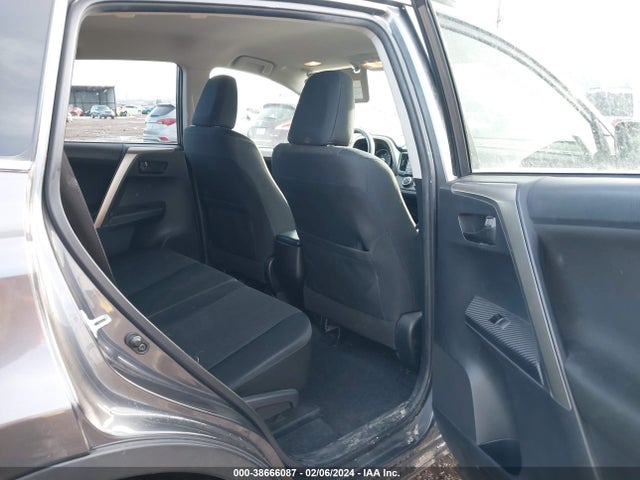 Toyota RAV4 LE 2015 JTMBFREV2FJ042978 Image 8