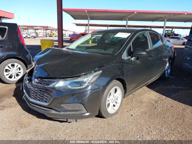 Chevrolet Cruze Lt Auto 2018 1G1BE5SM2J7141743 Image 2