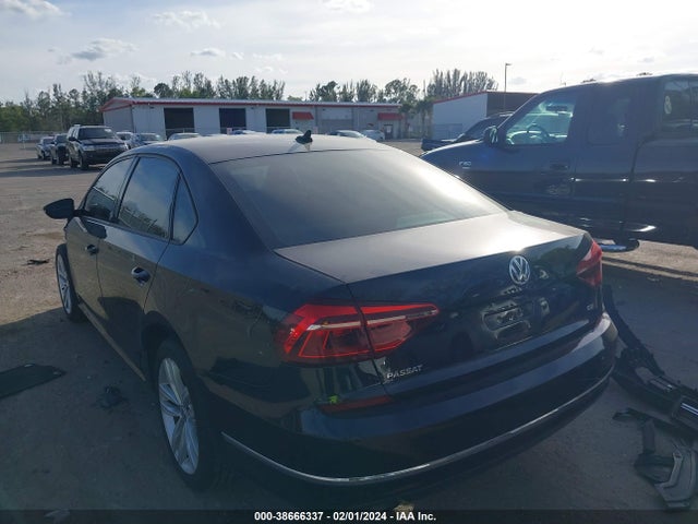 1VWLA7A39KC004011 Volkswagen Passat 2.0t Wolfsburg Edition