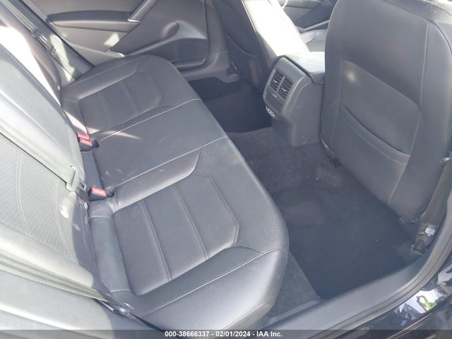 1VWLA7A39KC004011 Volkswagen Passat 2.0t Wolfsburg Edition