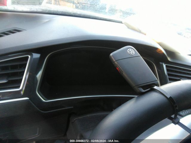 3VV8B7AX1PM139628 Volkswagen Tiguan 2.0t Se R-line Black