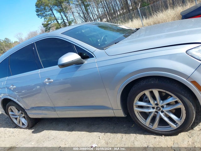 WA1VAAF73JD044091 Audi Q7 3.0t Premium