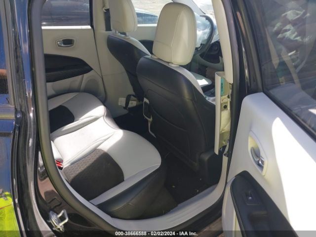 3C4NJCBB8KT743482 Jeep Compass Sun And Wheel Fwd