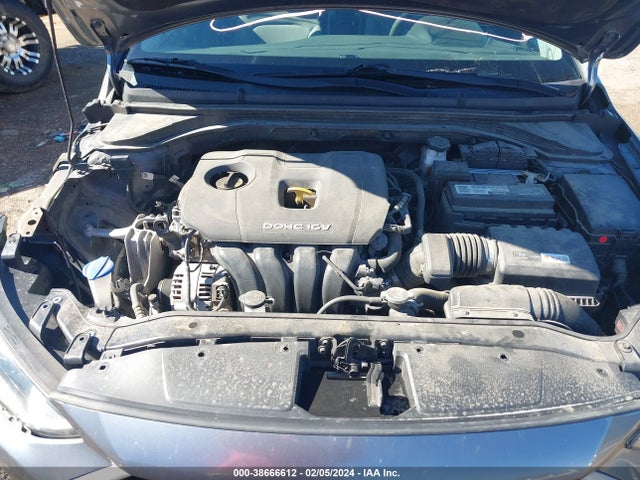 Hyundai ELANTRA SE 2018 5NPD74LF3JH286127 Image 10