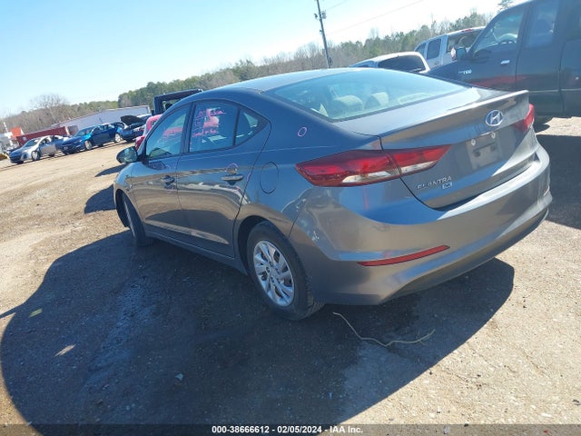 Hyundai ELANTRA SE 2018 5NPD74LF3JH286127 Image 3