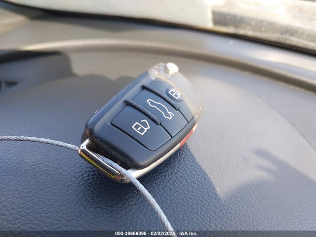 WA1JCCFS6HR005890 Audi Q3 2.0t Premium