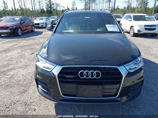 WA1JCCFS6HR005890 Audi Q3 2.0t Premium