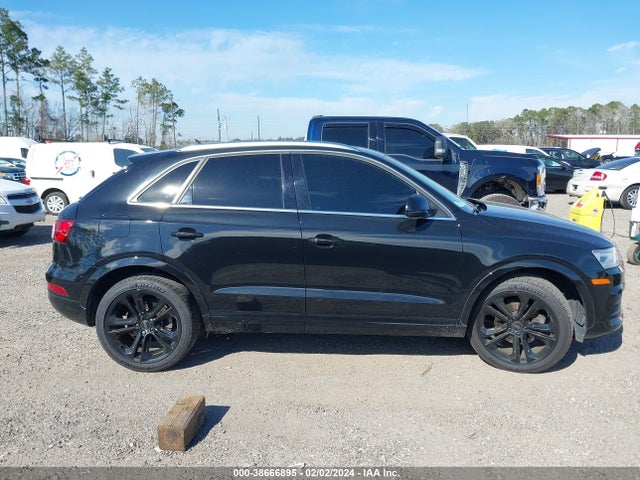 WA1JCCFS6HR005890 Audi Q3 2.0t Premium