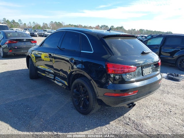 WA1JCCFS6HR005890 Audi Q3 2.0t Premium