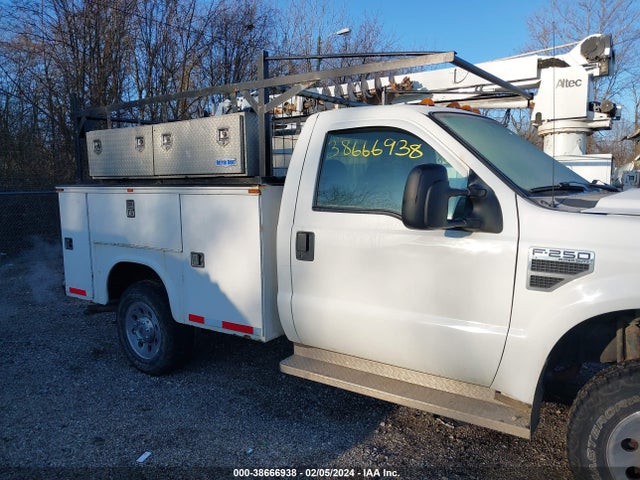 2009 FORD F-250 XL/XLT VIN: 1FDNF21559EA79798