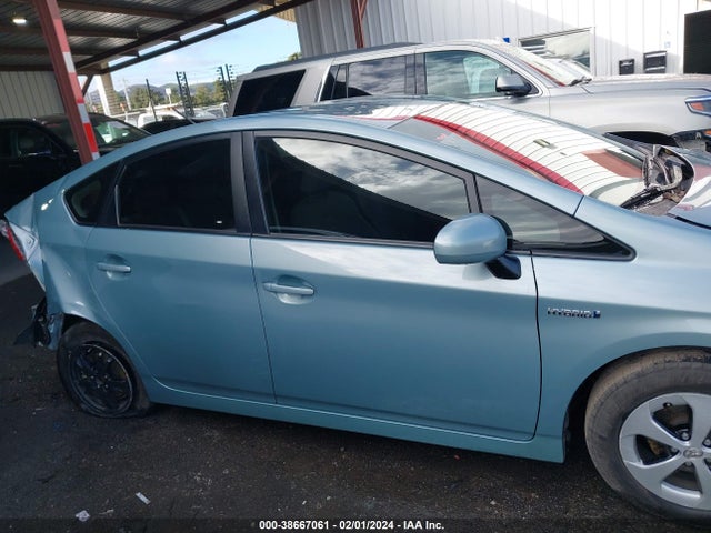 Toyota Prius Two 2015 JTDKN3DUXF1968960 Image 13