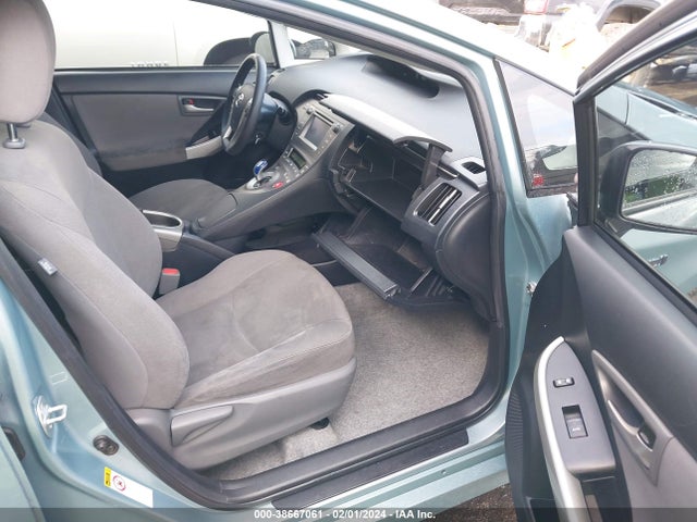 Toyota Prius Two 2015 JTDKN3DUXF1968960 Image 5