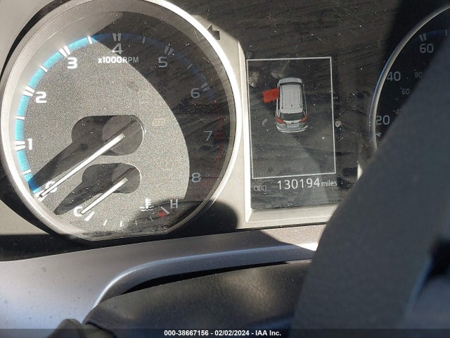 Toyota RAV4 LE 2018 JTMZFREV4JJ173594 Image 15