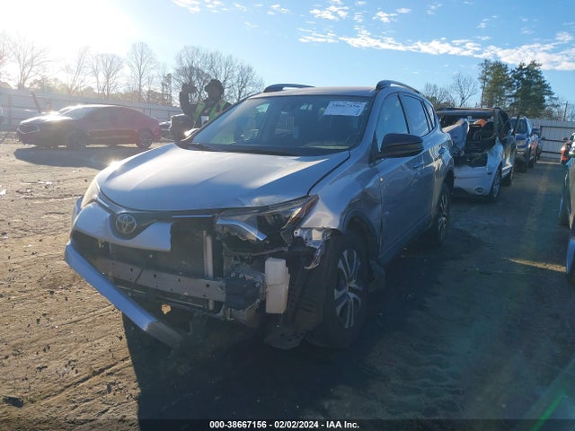Toyota RAV4 LE 2018 JTMZFREV4JJ173594 Image 2
