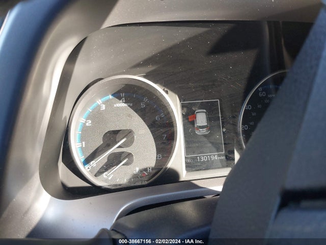 Toyota RAV4 LE 2018 JTMZFREV4JJ173594 Image 7