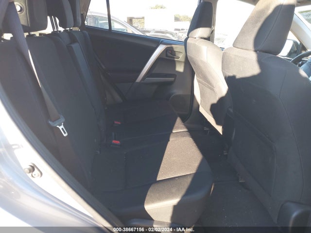 Toyota RAV4 LE 2018 JTMZFREV4JJ173594 Image 8