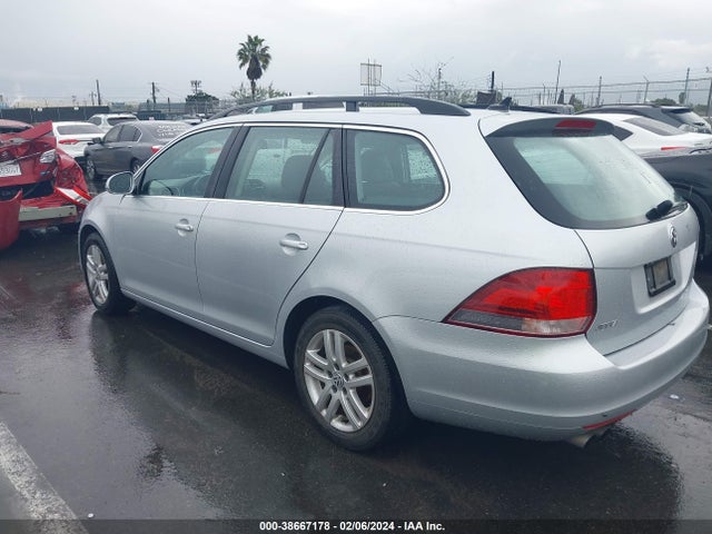 3VWPL7AJ5EM613075 Volkswagen Jetta Sportwagen 2.0l Tdi