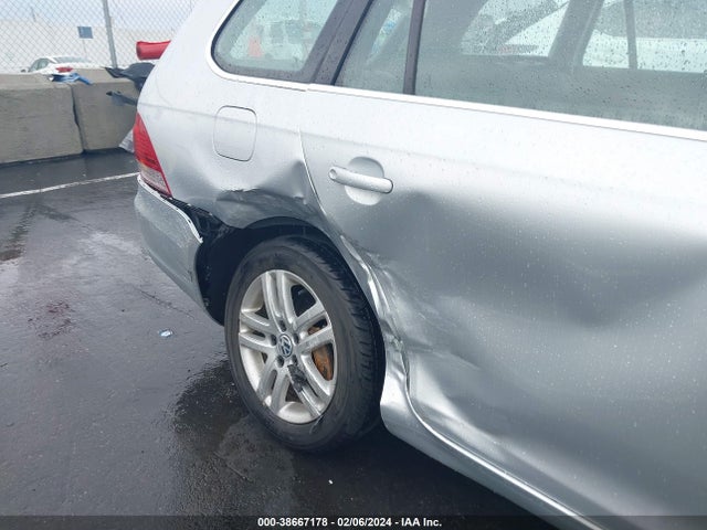 3VWPL7AJ5EM613075 Volkswagen Jetta Sportwagen 2.0l Tdi