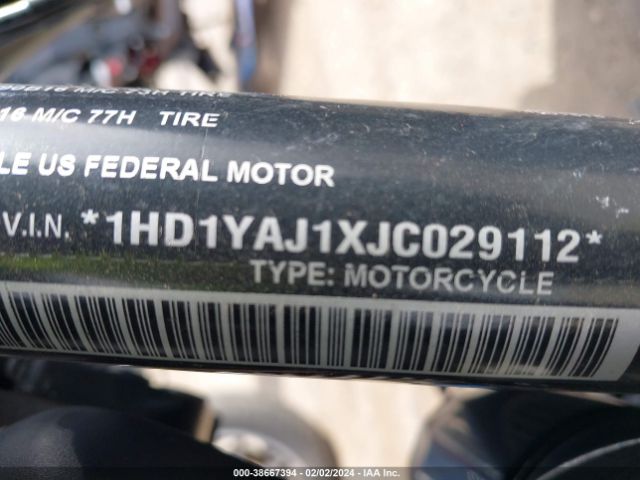2018 HARLEY-DAVIDSON FLHC 1HD1YAJ1XJC029112 Photo 9