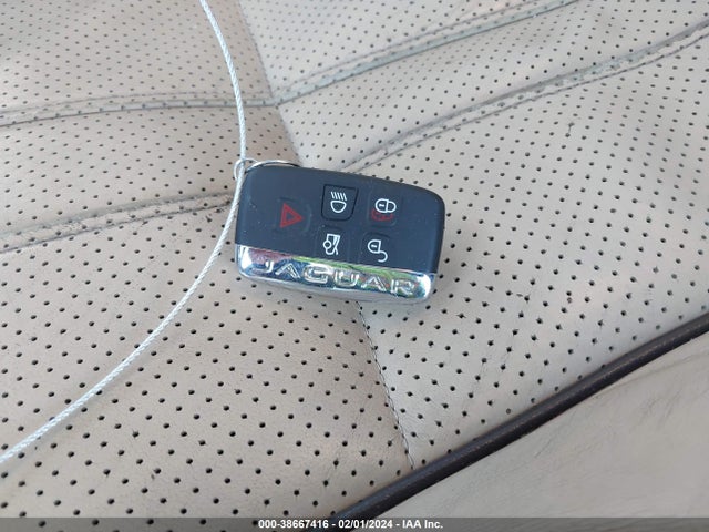 2011 JAGUAR XJ SAJWA2GBXBLV02365 Photo 10